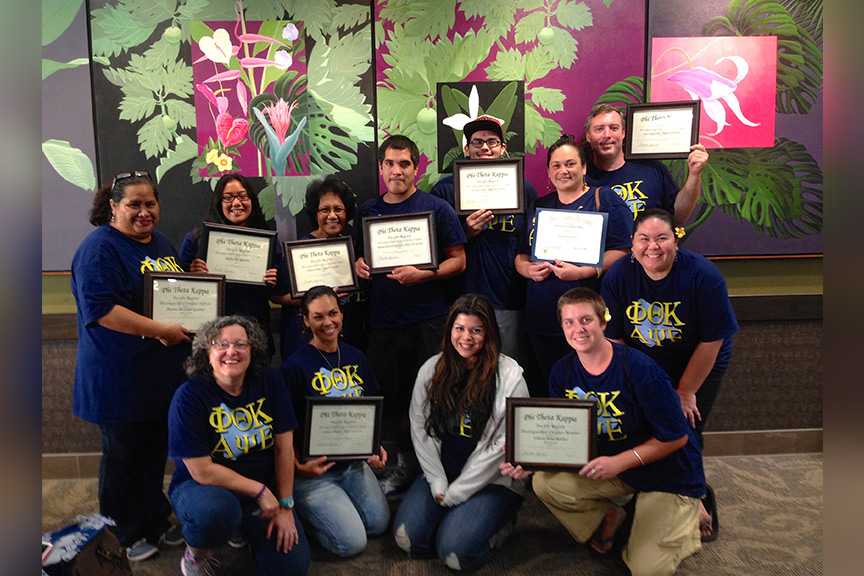 Alpha Psi Epsilon Chapter of Phi Theta Kappa Honor Society receive certificates
